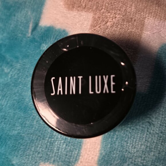 Saint Luxe Translucent Setting Powder - Picture 4 of 4